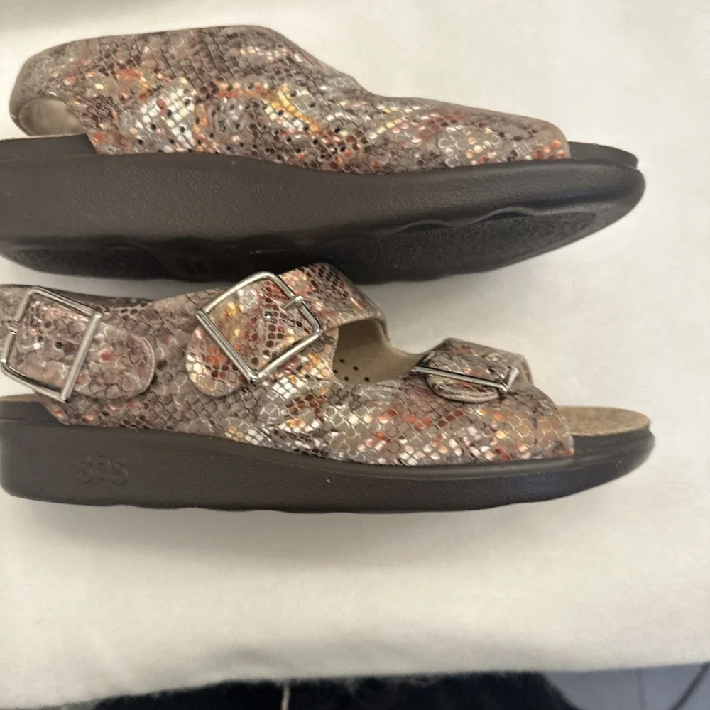 SAS Women's Relaxed Heel Strap Sandal Size 6.5 M Snakeskin Print Comfort Walking